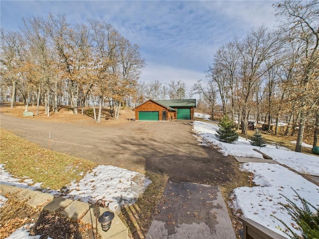 view of front of home featuring driveway