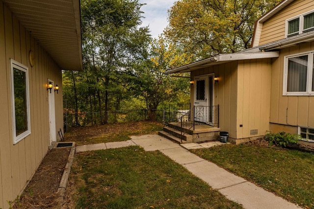 view of yard featuring fence