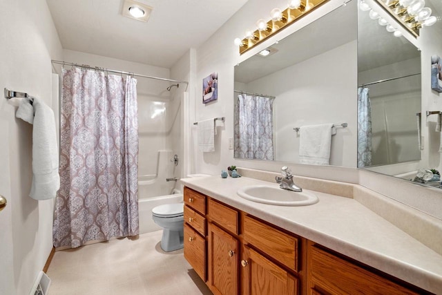 bathroom with toilet, vanity, and shower / tub combo with curtain