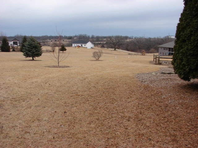 view of yard featuring a rural view