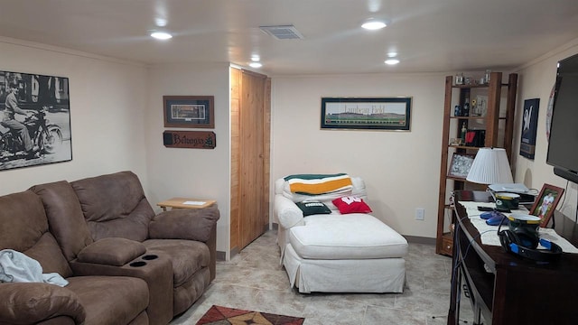 living room with ornamental molding, recessed lighting, visible vents, and baseboards