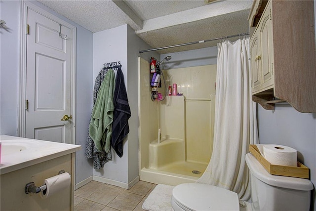 full bath with baseboards, toilet, a shower with curtain, tile patterned floors, and a textured ceiling