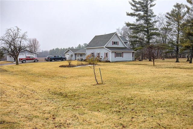 view of front of house featuring a front lawn