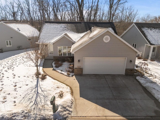 4923 W Woods Creek Ln, Appleton WI, 54913, 2 bedrooms, 2 baths condo for sale