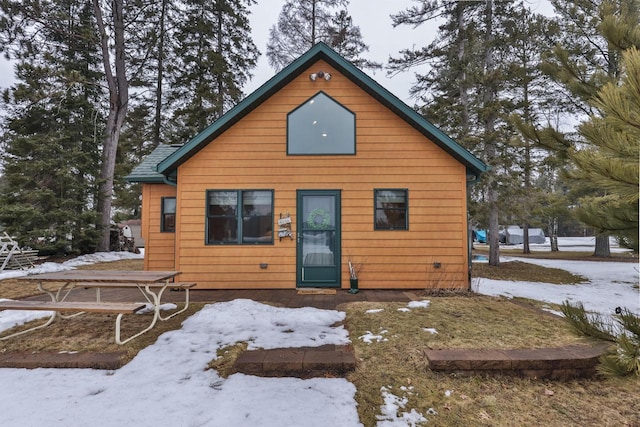 view of front of property