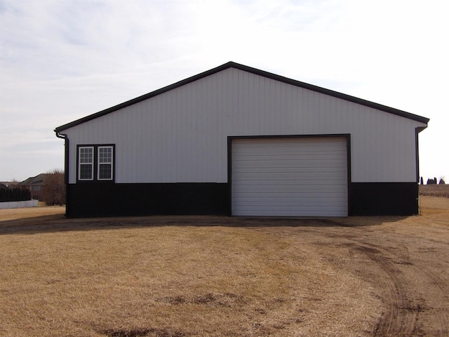 view of detached garage