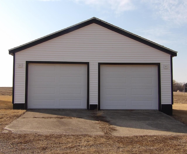 view of detached garage