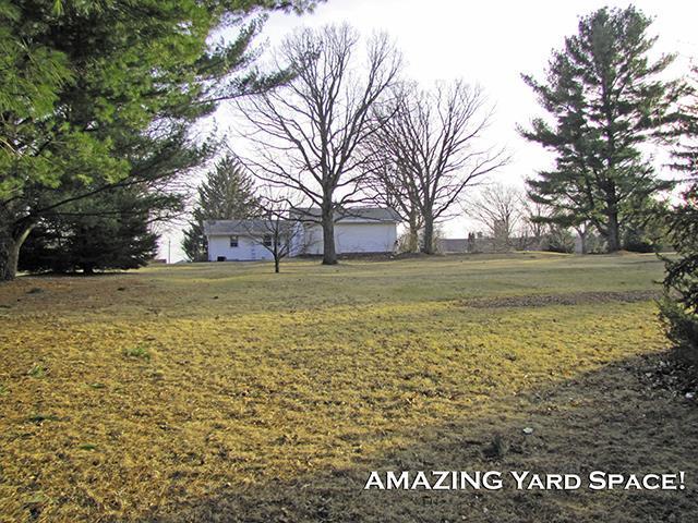 872 Northside Dr, Platteville, WI 53818 - view of yard