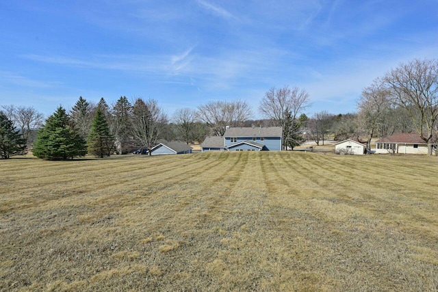 view of yard featuring a rural view