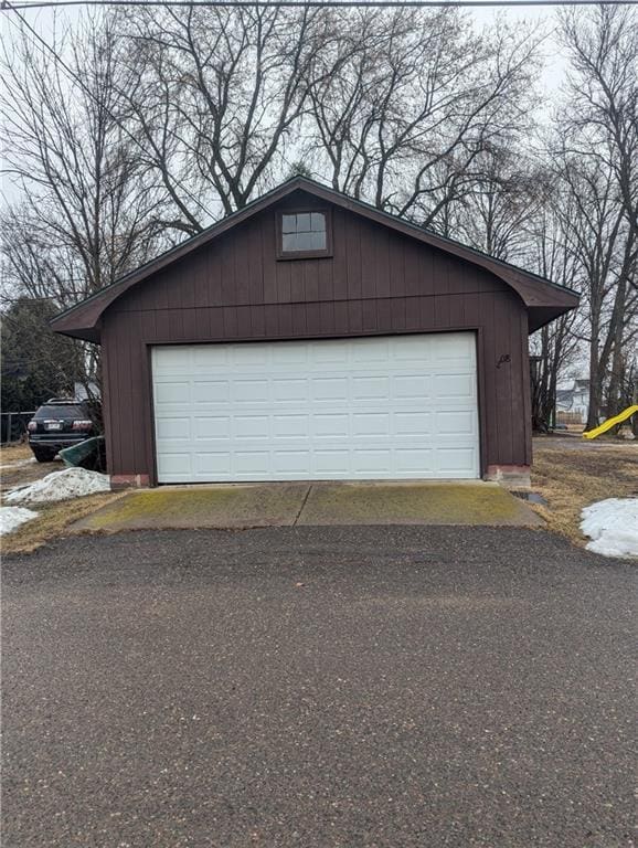 view of detached garage