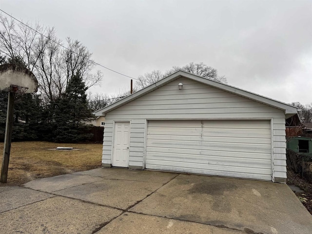 view of detached garage