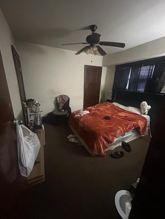 bedroom with a ceiling fan