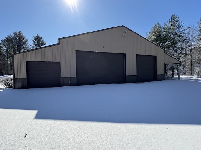 view of detached garage