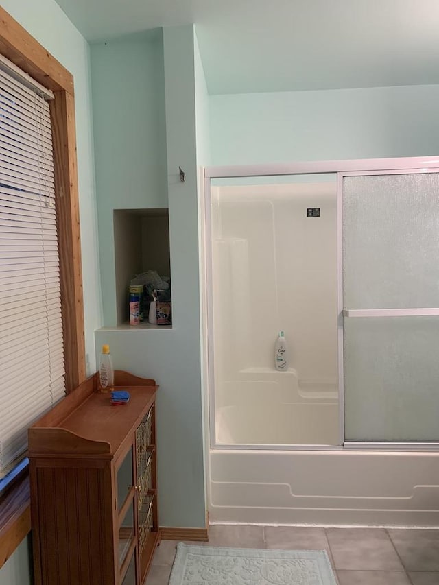 2838 W 3rd Dr, Oxford, WI 53952 - full bath with tile patterned flooring and combined bath / shower with glass door