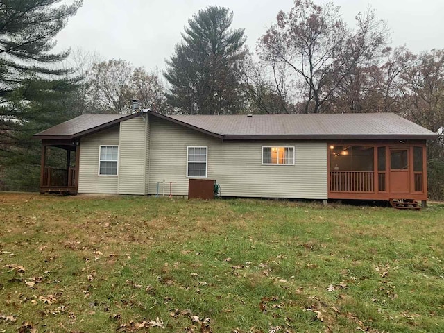 2838 W 3rd Dr, Oxford, WI 53952 - back of property featuring a lawn