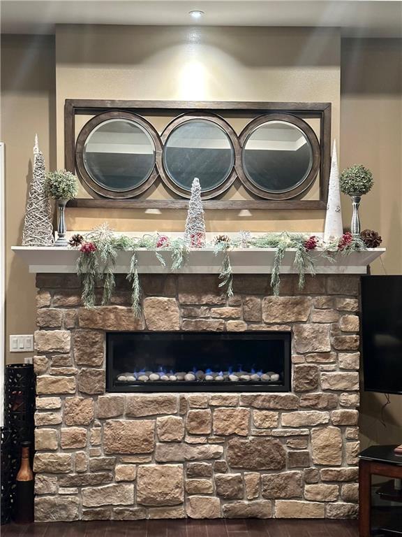 1747 E Drinkman Ln, Eau Claire, WI 54701 - interior details with a fireplace
