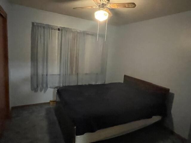 bedroom with a ceiling fan