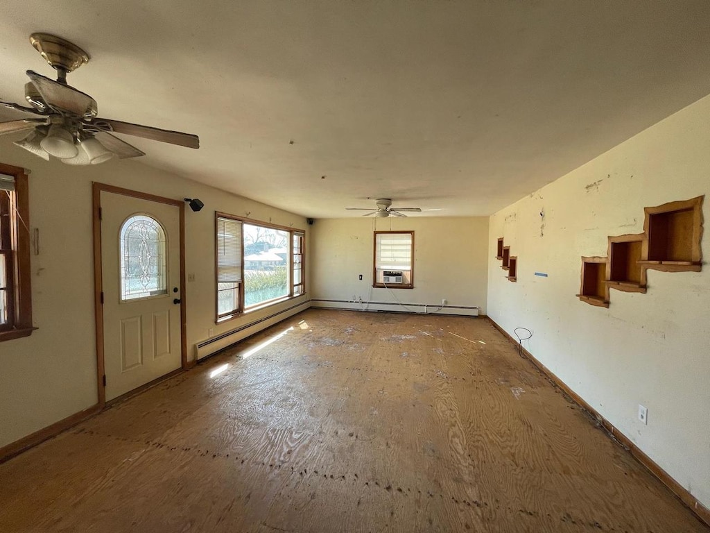 foyer featuring ceiling fan