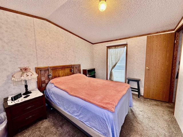 2701 E Main St Unit 118, Reedsburg, WI 53959 - bedroom with lofted ceiling, carpet flooring, crown molding, and a textured ceiling