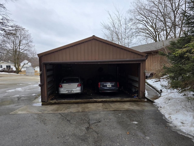 view of detached garage