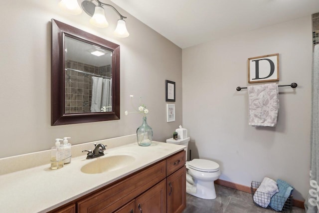 full bathroom featuring vanity, a shower with shower curtain, baseboards, tile patterned flooring, and toilet