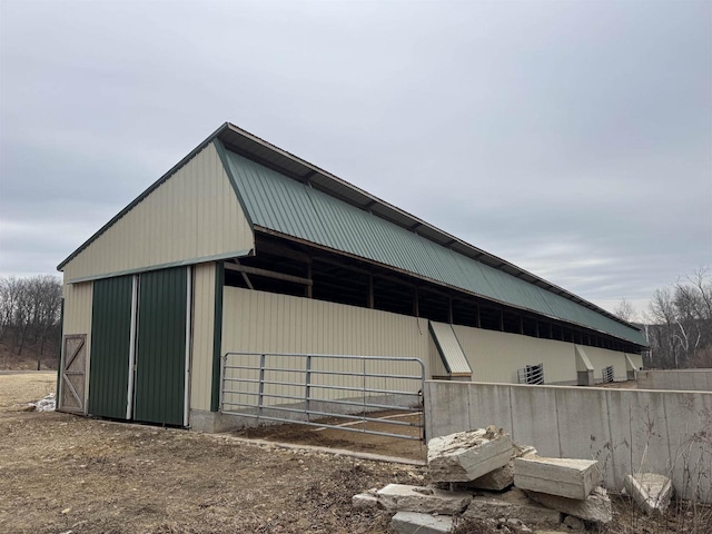 view of outbuilding with an exterior structure and an outdoor structure