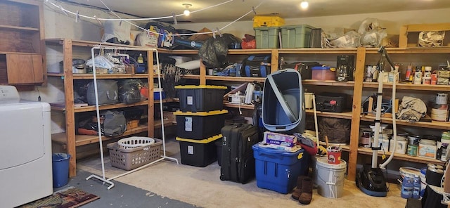 storage area with washer / dryer