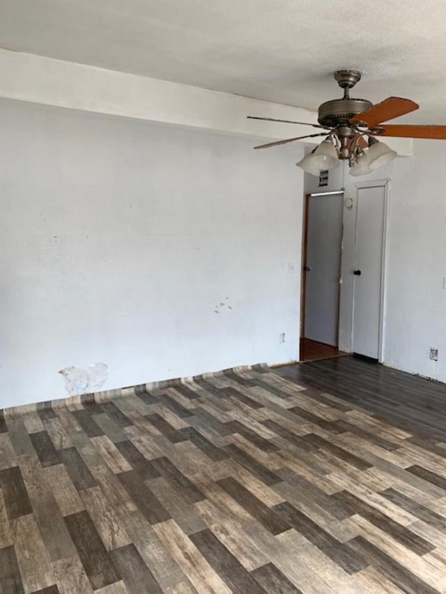 unfurnished room featuring ceiling fan