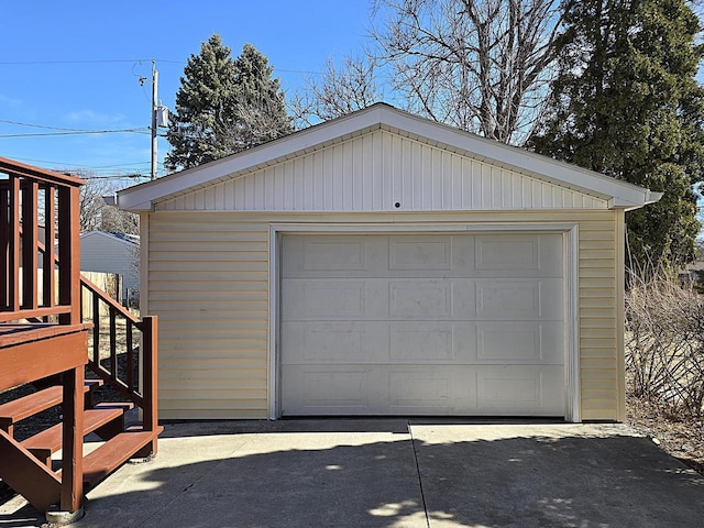 view of detached garage