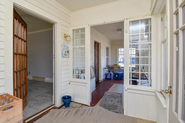 doorway to property with covered porch