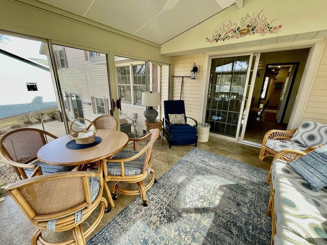 sunroom with vaulted ceiling