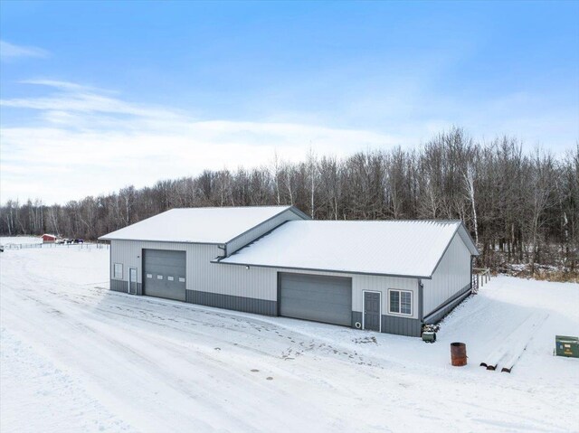 9073 Richfield Dr, Marshfield, WI 54449 - exterior space featuring a garage