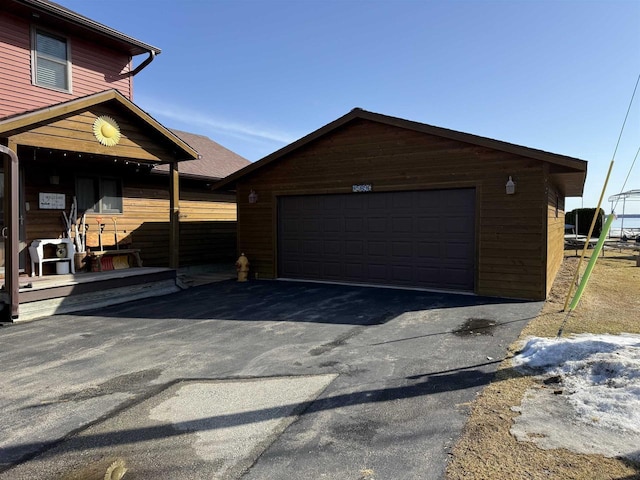 view of detached garage