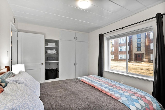 bedroom featuring a closet