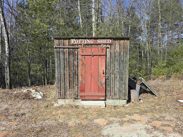 view of outdoor structure