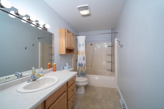 full bathroom with visible vents, toilet, shower / bath combination with curtain, baseboards, and vanity