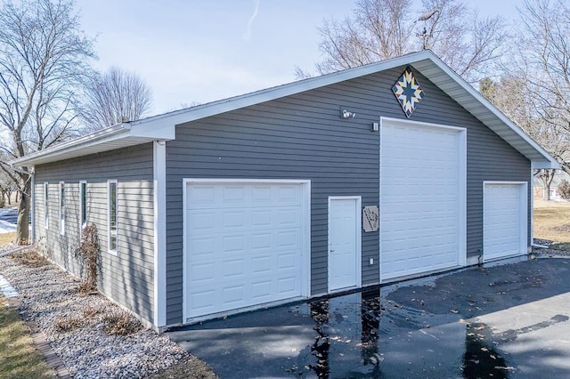 view of detached garage