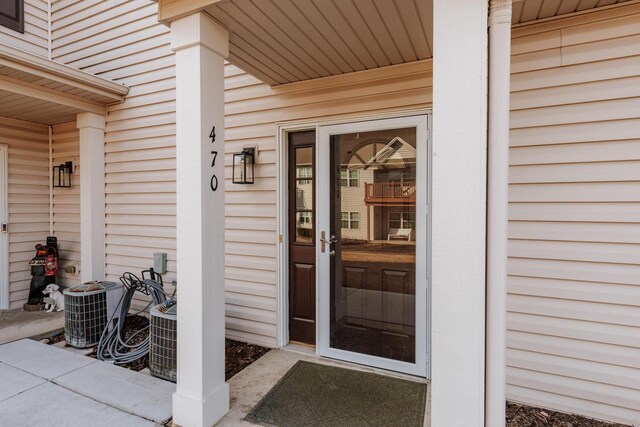 entrance to property with cooling unit