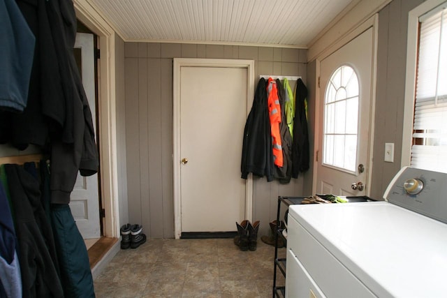 laundry area featuring laundry area and washer / dryer