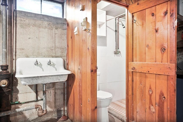 bathroom with a sink and toilet