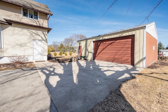 view of detached garage