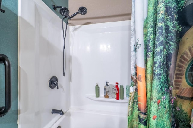 full bathroom featuring shower / tub combo