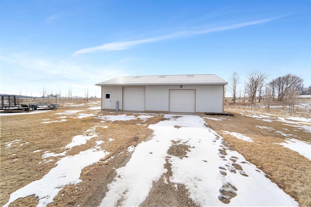 view of detached garage