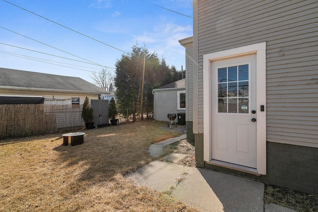 view of yard featuring fence