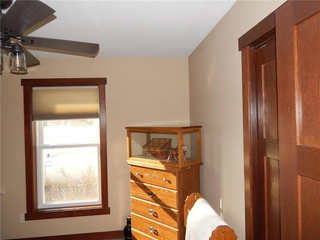 bedroom with ceiling fan