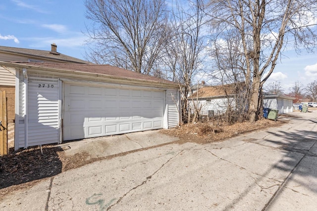 view of detached garage