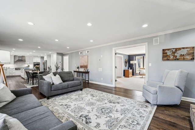 living area featuring visible vents, recessed lighting, dark wood-style floors, and baseboards