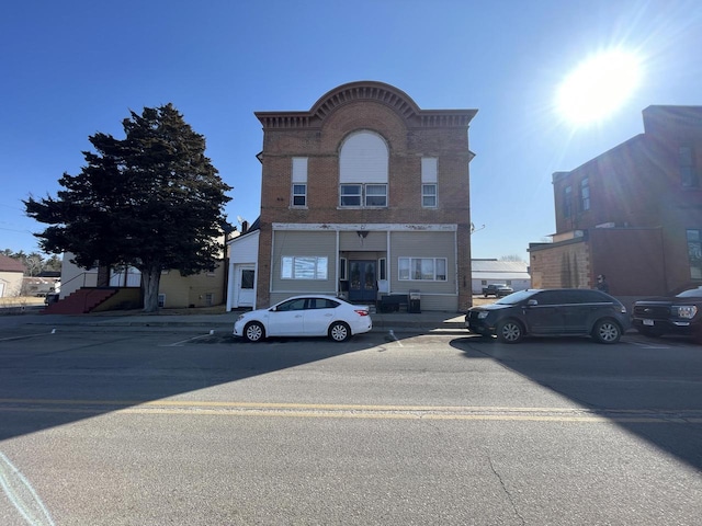 view of front facade with brick siding