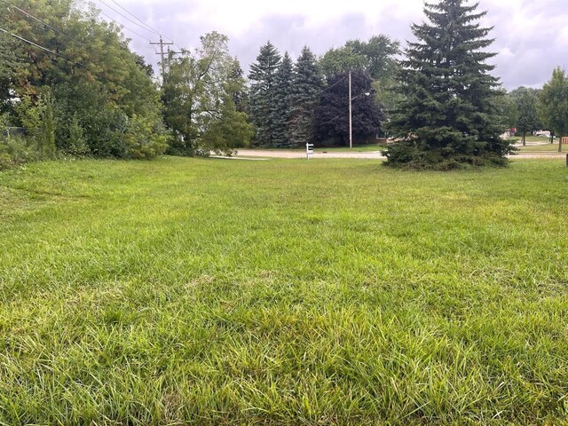 1921 E Bolivar Ave, Saint Francis, WI 53235