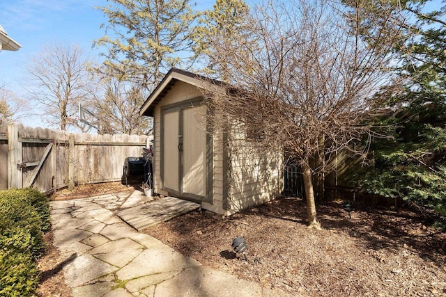 1914 Eastwood Ave, Janesville, WI 53545 - view of shed with fence